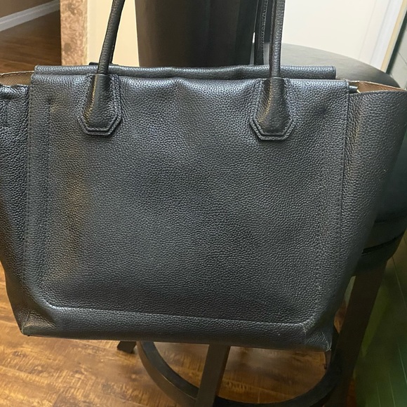 Michael Kors tote - Picture 5 of 7